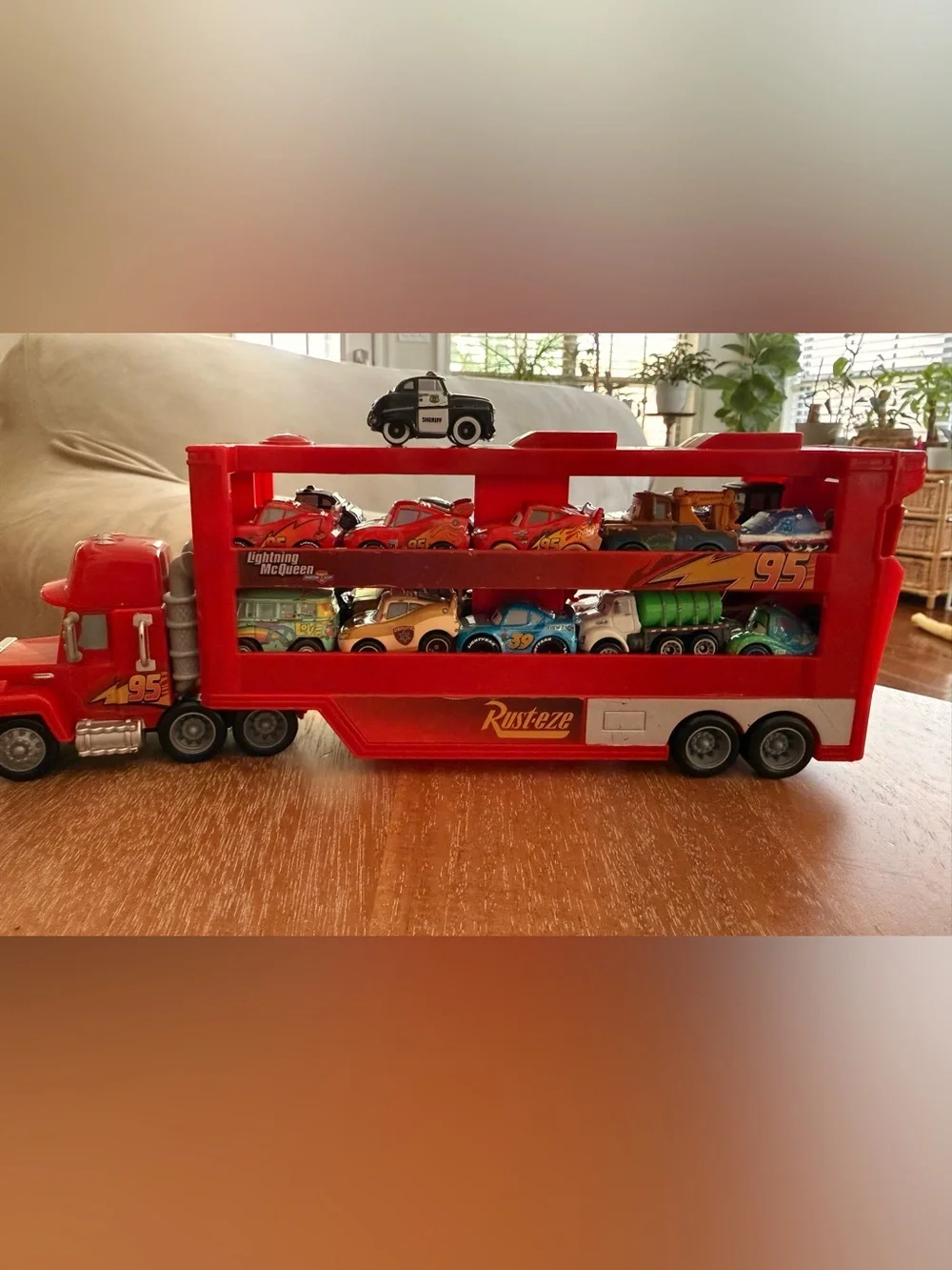 Disney Pixar Cars Mack Truck CarriDisney Pixar Cars